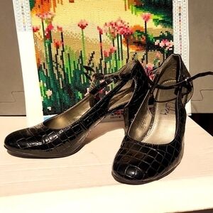 26. Sam & Libby Black Patent Shoes w/ankle strap